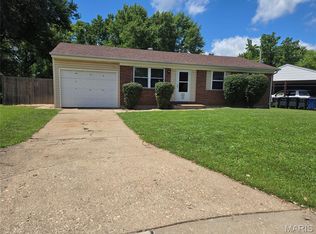 2705 Essex St, Saint Charles, MO 63301