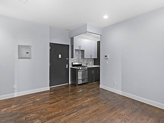 2nd image of 39 Suydam St APT 3C