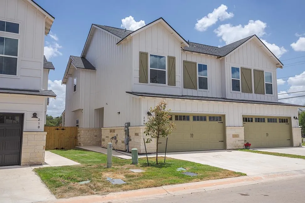 Building Photo - 206 Topaz #1502