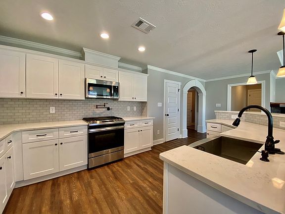 3rd image of 2351 Bundoran Dr