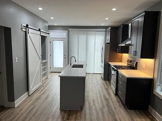 2056 N Park Ave — Photo 20