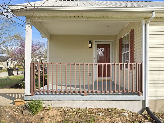 4th image of 261 Donalynn Dr