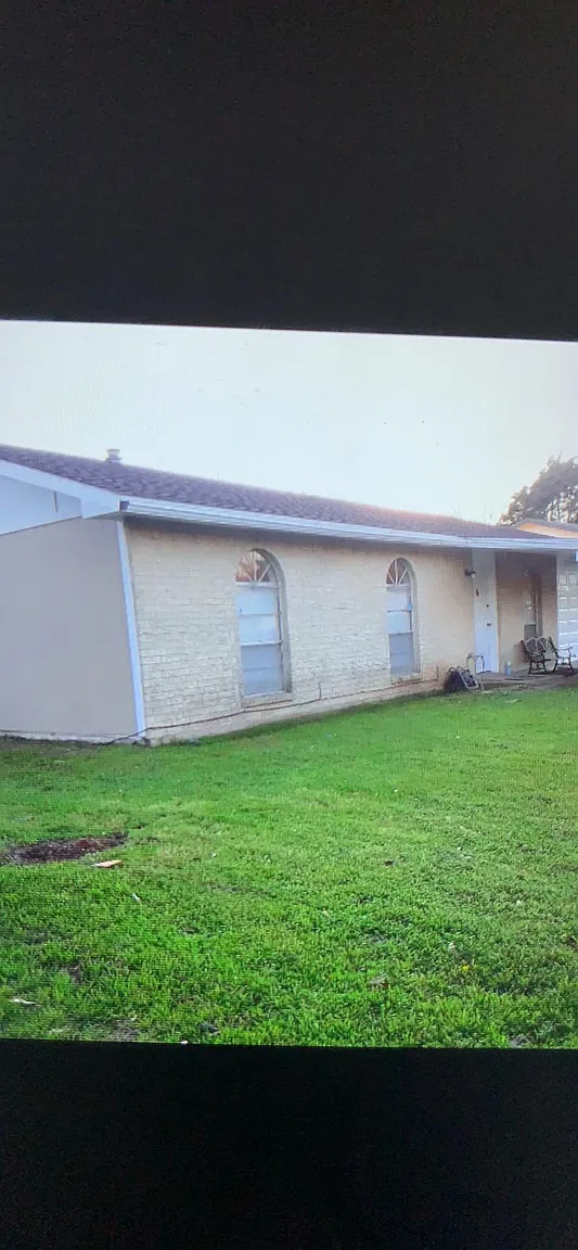 112 Cambridge Dr photo 1