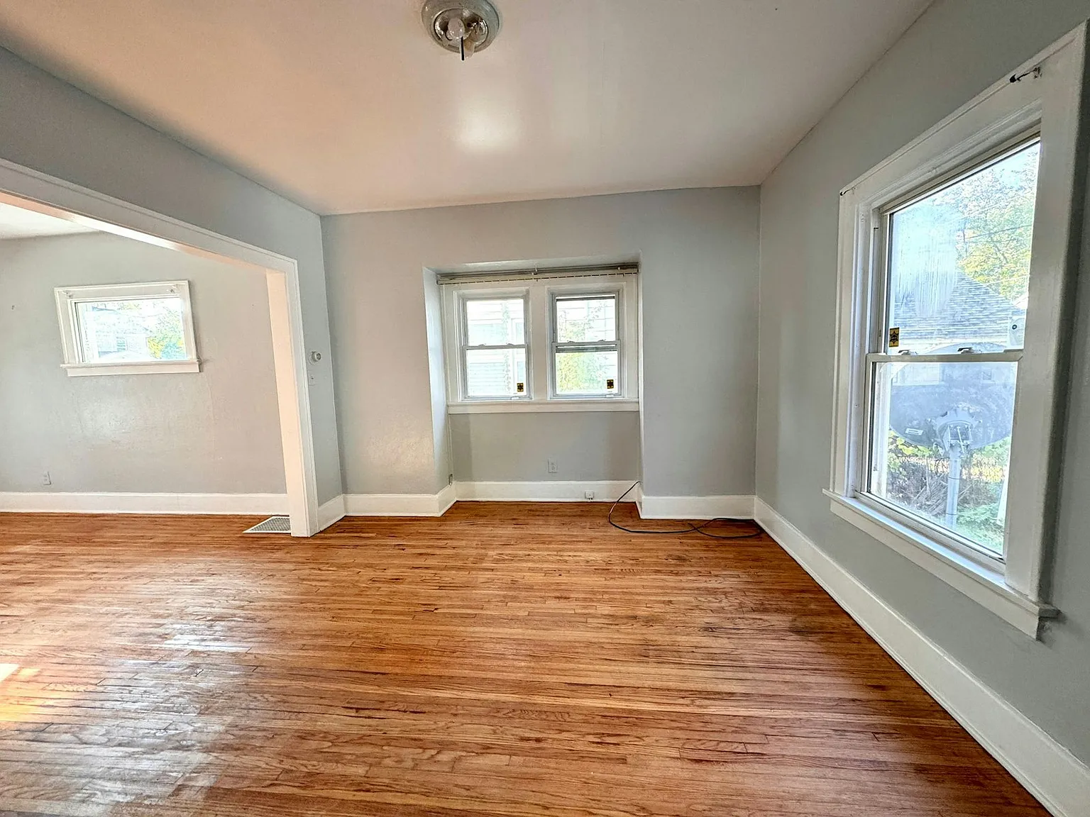 1735 Wyndhurst Road — Photo 4