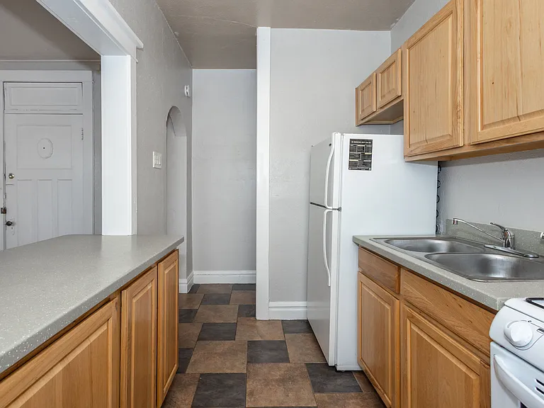 1444 N Lafayette St — Photo 20