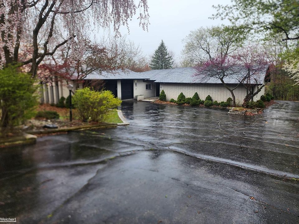1st image of 9169 Shawnee Dr