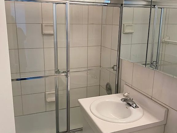 4th image of 245 E 63rd St APT 1219