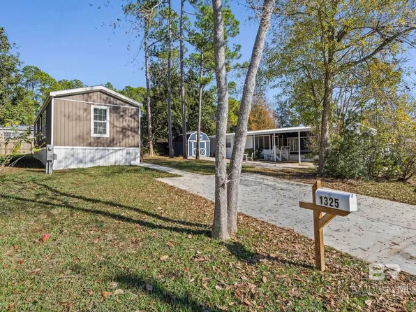 1325 Ridgewood Dr, Lillian, AL 36549