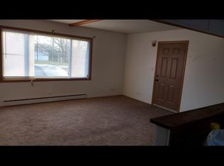 28080 Brickville Rd APT 8, Sycamore, IL 60178