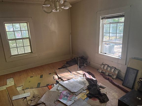 5th image of 1405 W Washington Ave