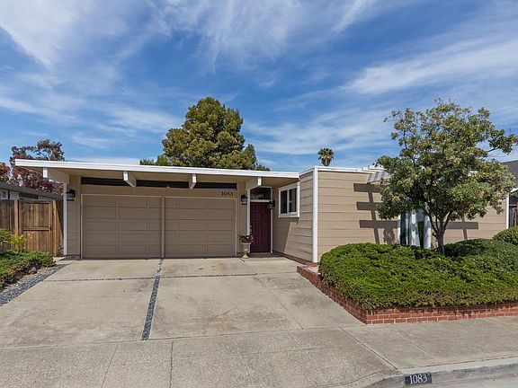 2nd image of 1083 Egret St