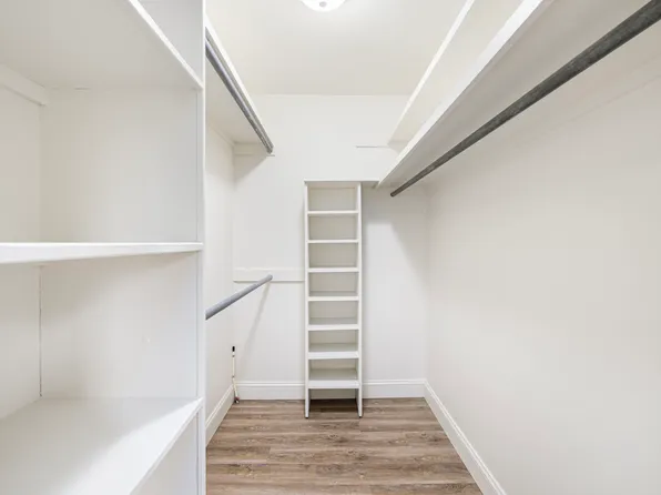 Parkway Cedarhurst Apartments
