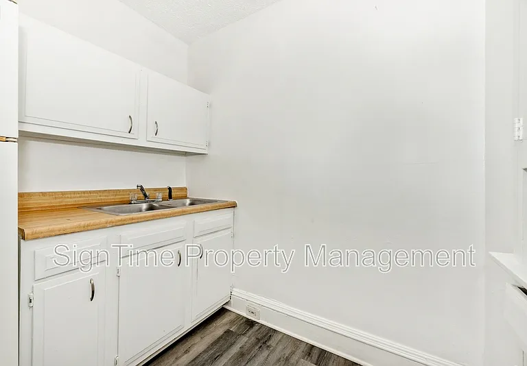 220 Summit Ave #BASEMENT — Photo 29