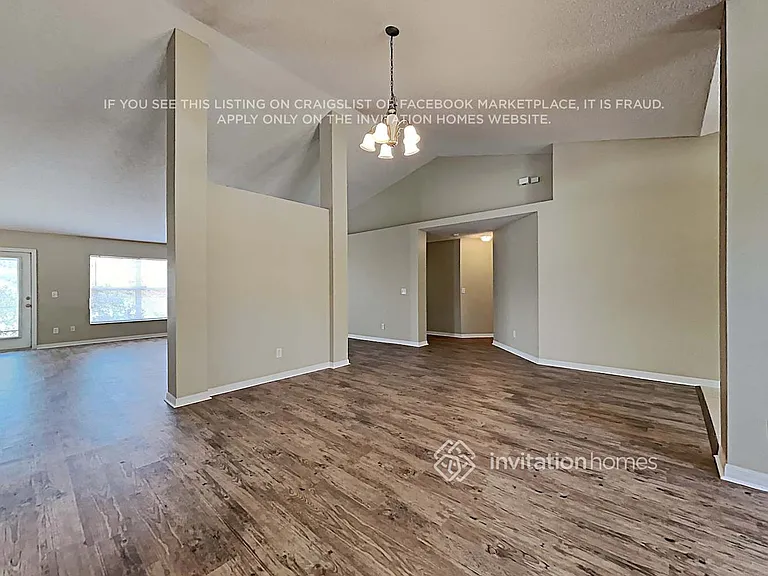 1266 N Ridge Blvd — Photo 6