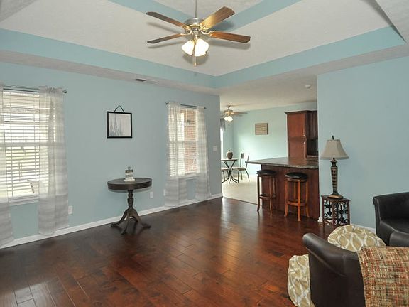 4th image of 225 Villa Ln