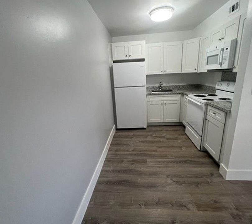 1st image of 2500 Johnson St APT 6