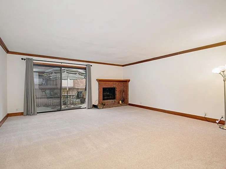 8850 Villa La Jolla Dr #201 — Photo 1
