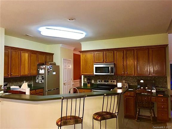 5th image of 7494 Sedgebrook Dr W