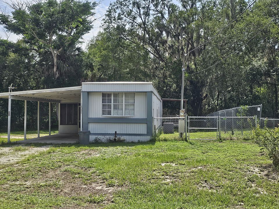 Fenced Side Yard