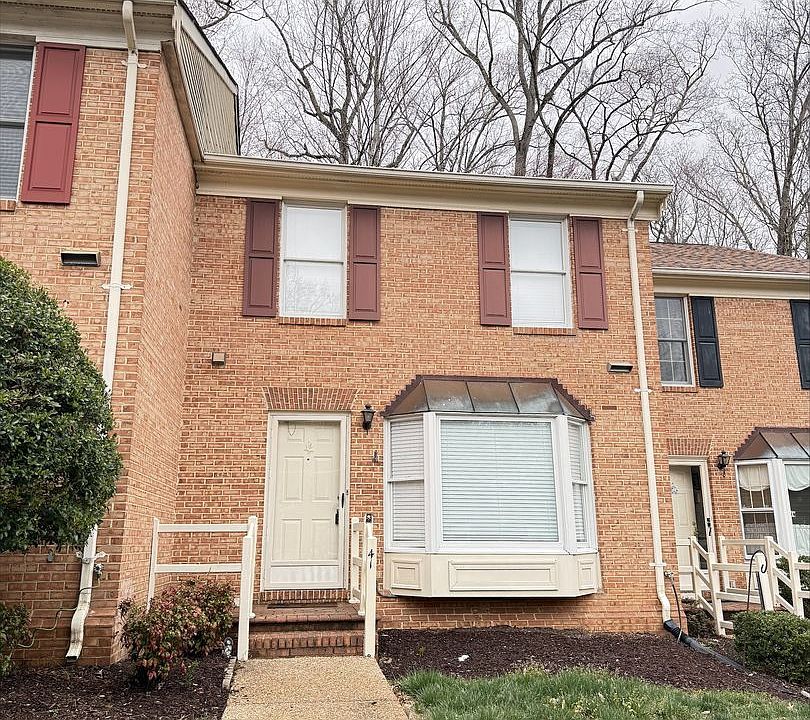1st image of 41 Priorslee Ln
