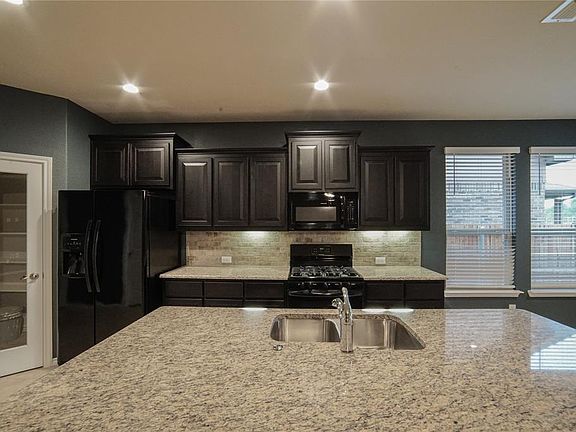 3rd image of 4004 Stone Trail Dr