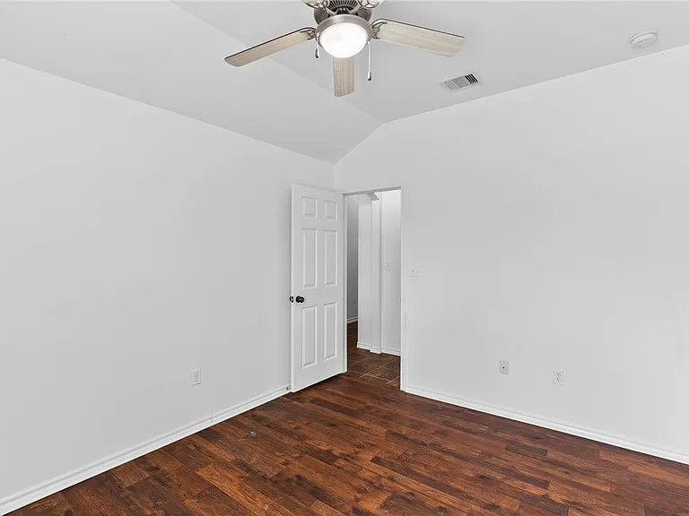 3909 Los Arroyos Dr — Photo 16