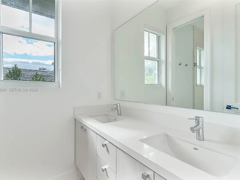 3406 Ponce De Leon Blvd — Photo 12