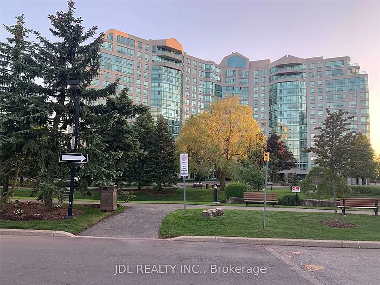 7805 Bayview Ave #811 — Photo 1