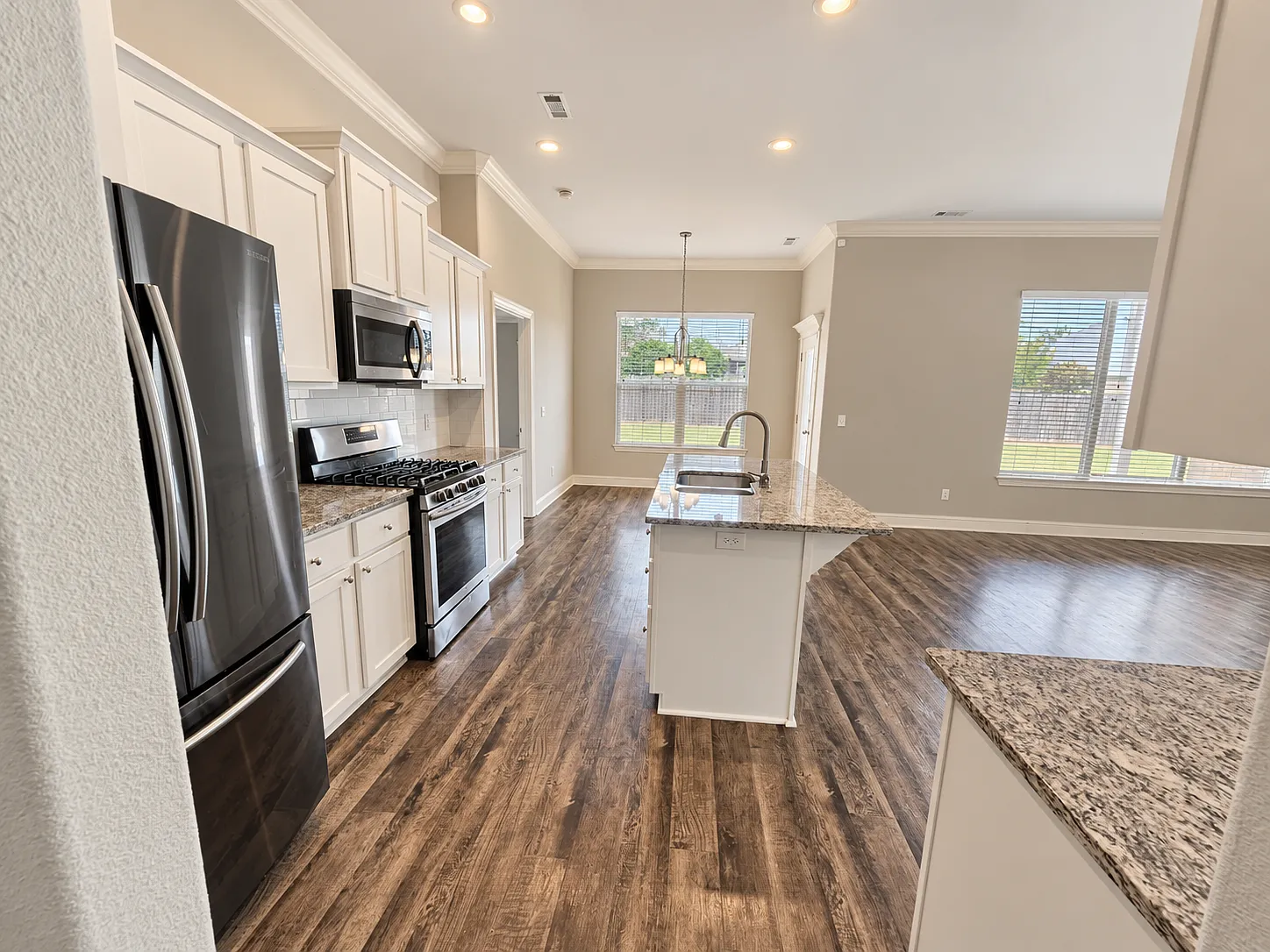 4 bed, 1704 sqft, $2,100 — Photo 4