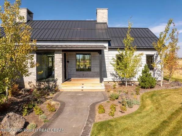 900 Mountain Bluebird Ct, Driggs, ID 83422