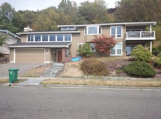 8628 Vashon Vw SW, Seattle, WA 98136