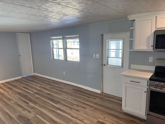 4th image of 38936 Stapley Cir