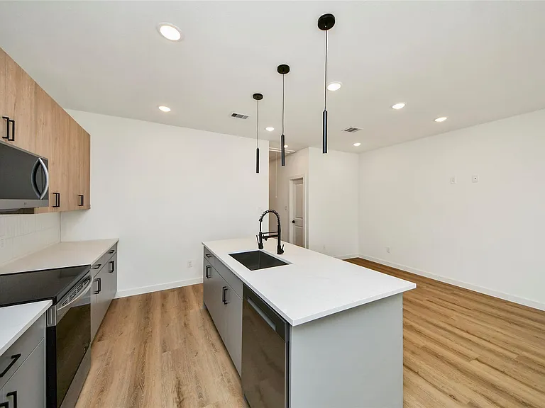 5201 Fairchild St #B — Photo 6