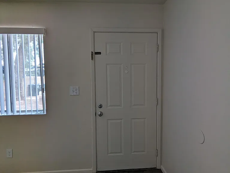 2059 N Winterhaven #101 — Photo 30