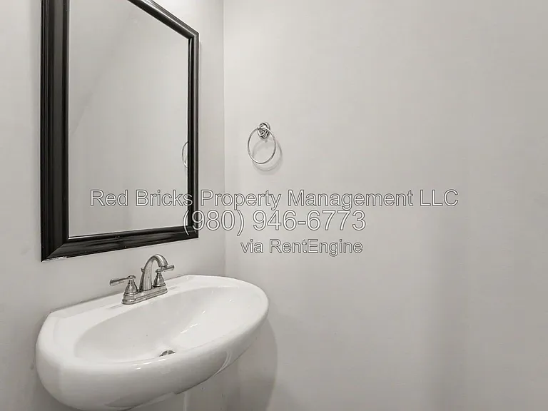 8151 Sheffield Dr — Photo 11