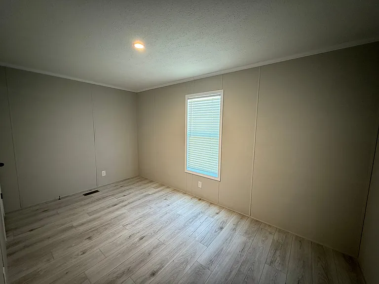 Colonial Oaks — Photo 25