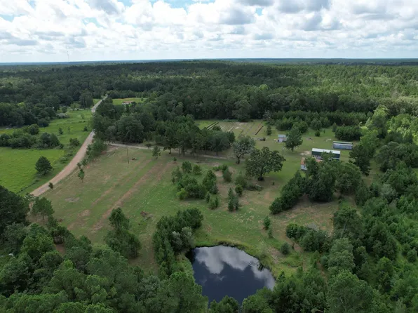 1469 County Road 1075, Kennard, TX 75847