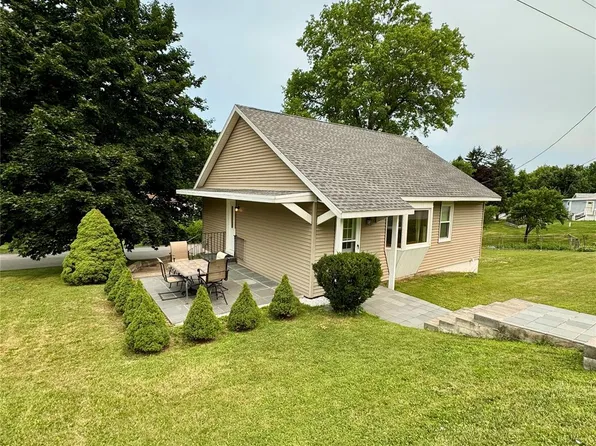 35 Willow Road, Beacon, NY 12508