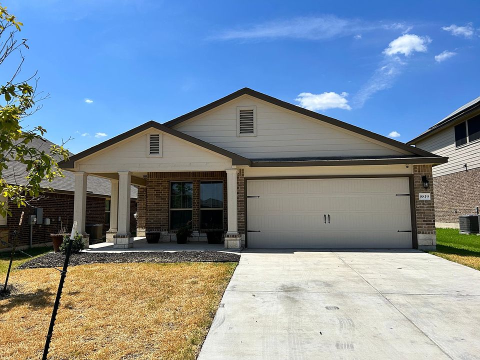 1st image of 8819 Hidden Oaks Dr