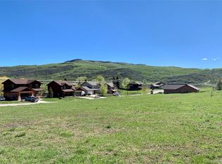 148 Oak Ridge Cir, Oak Creek, CO 80467