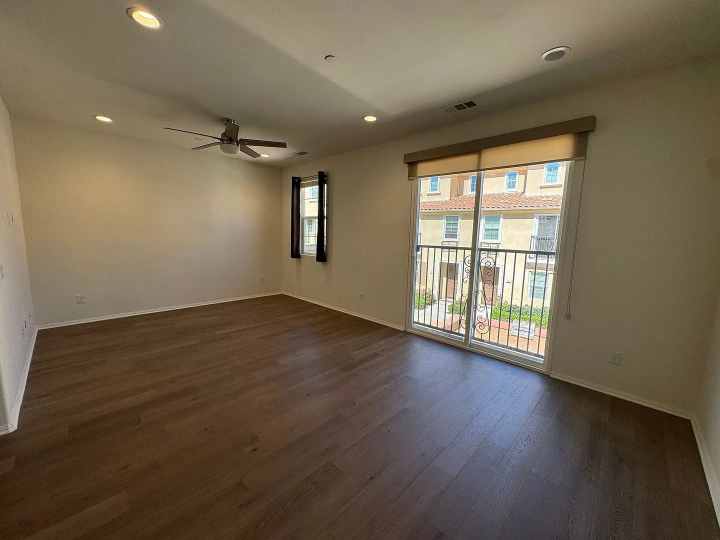 Spacious Camarillo Home with HOA Spa and Clubhouse — Photo 3