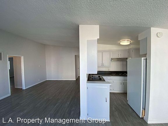 5th image of 828 4th St APT 301