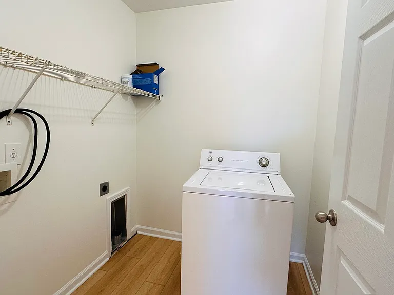 1136 Moss Grove Dr — Photo 25