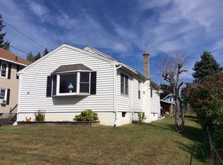 45 Middletown Rd, Waterford, NY 12188