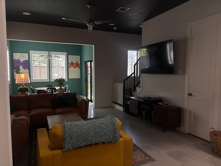 116 E 33rd St #B — Photo 9