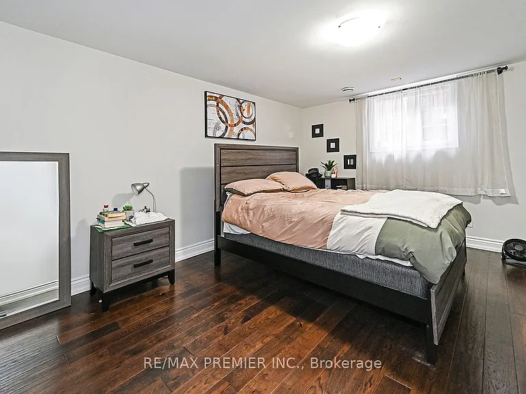916 Scarlett Rd #BASEMENT — Photo 18
