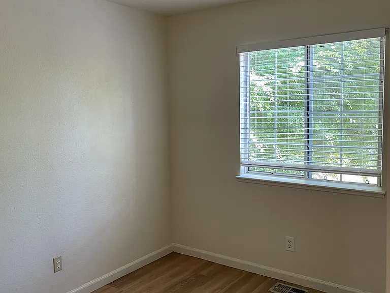 8795 Deer Creek Cir — Photo 22