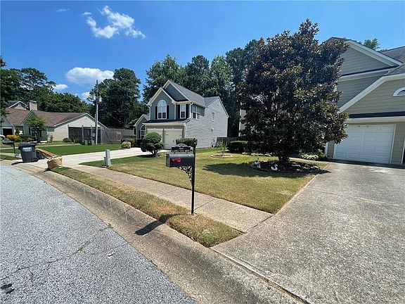 4th image of 1045 Laurel Cove Dr