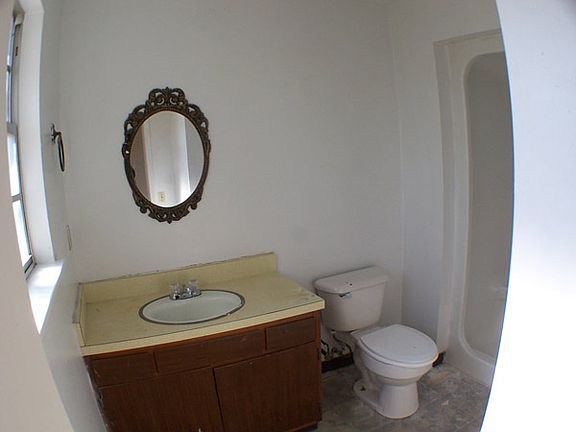 4th image of 1135 Caliente Dr APT 4