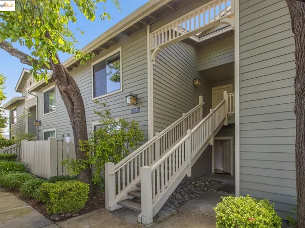 9 Lakeshore Ct, Richmond, CA 94804